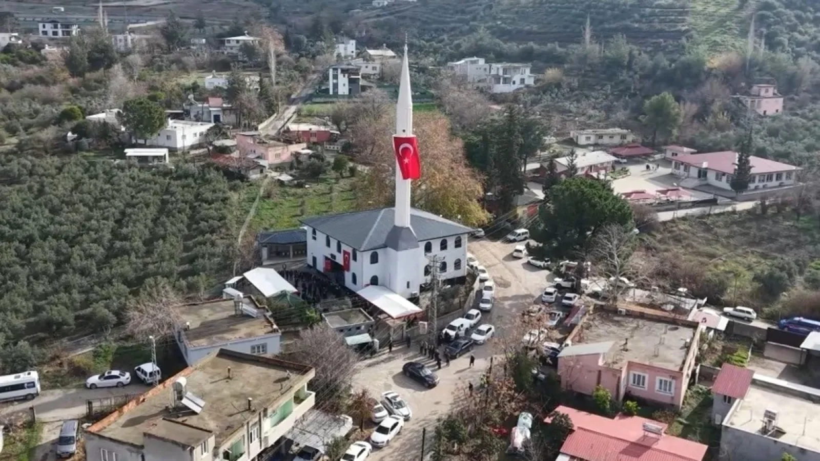 1200x675-osmaniyede-depremde-yikilan-cardak-koyu-camii-yeniden-ibadete-acildi-1768034599796