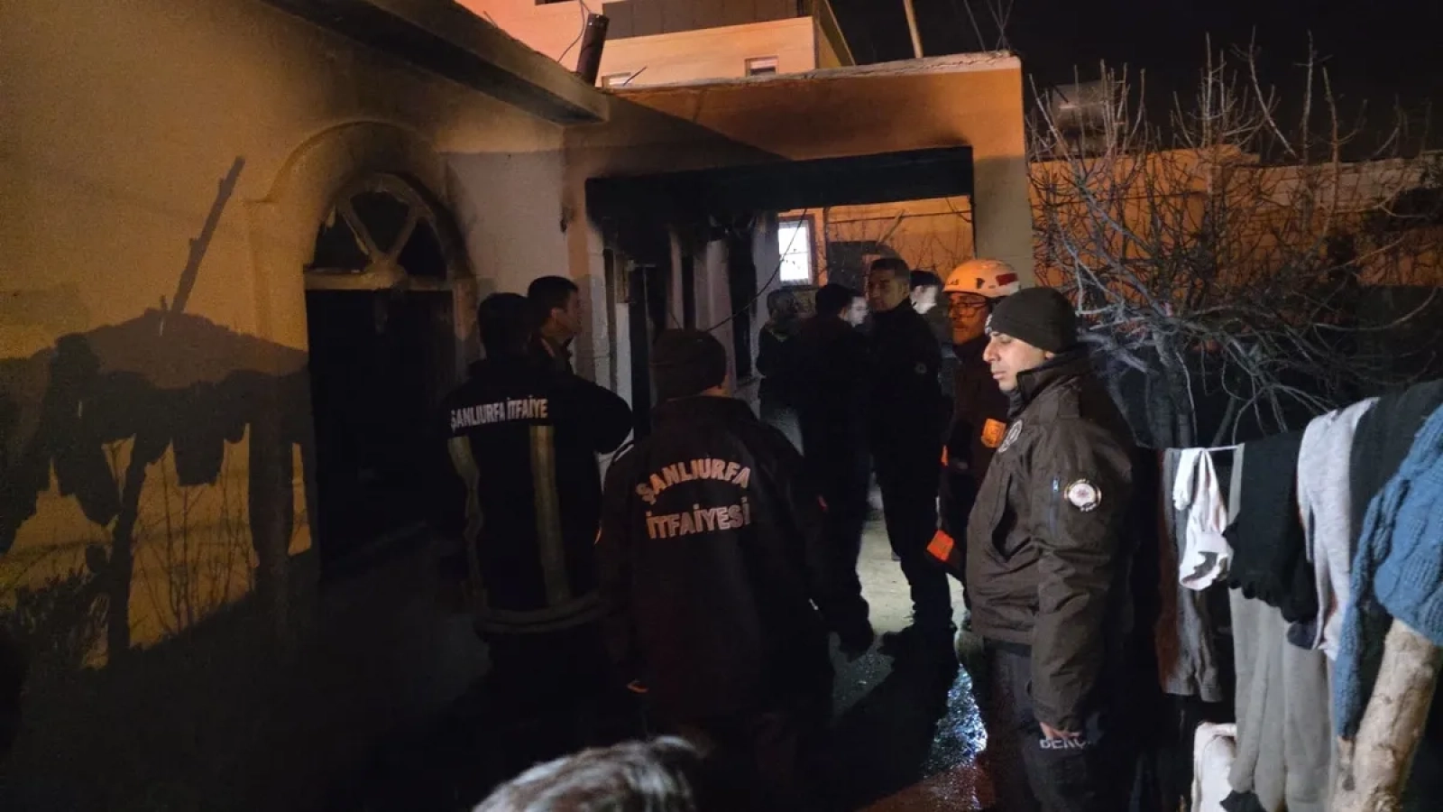 1200x675-sanliurfada-tup-bomba-gibi-patladi-cikan-yanginda-can-pazari-1768067965537