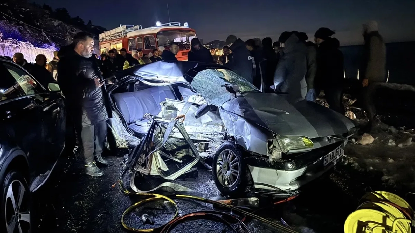 1200x675-sinopta-katliam-gibi-kaza-2-olu-6-yarali-1767376453099