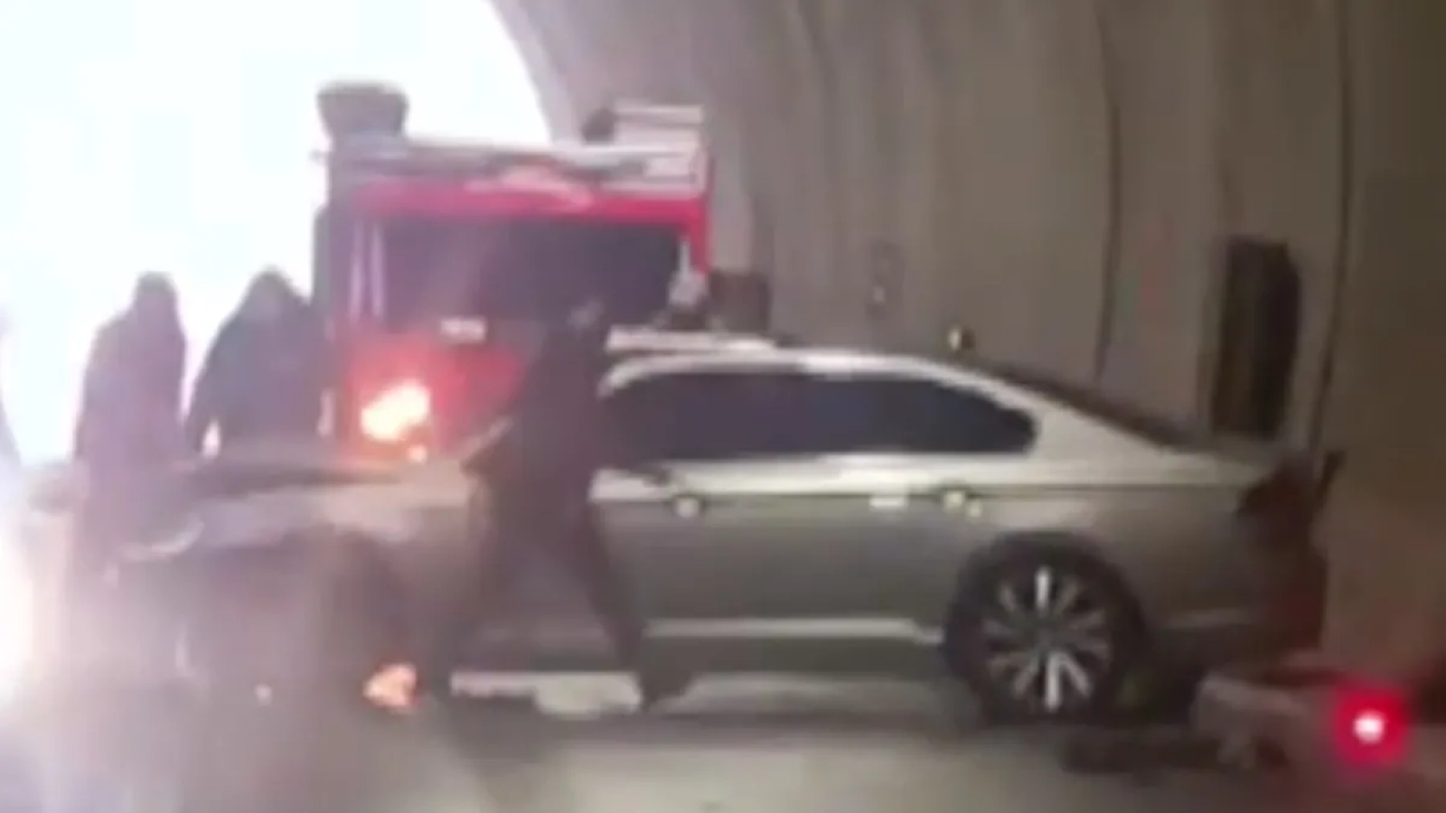 1200x675-sirnakta-zincirleme-felaket-tunelde-can-pazari-1-olu-8-yarali-1768750028391