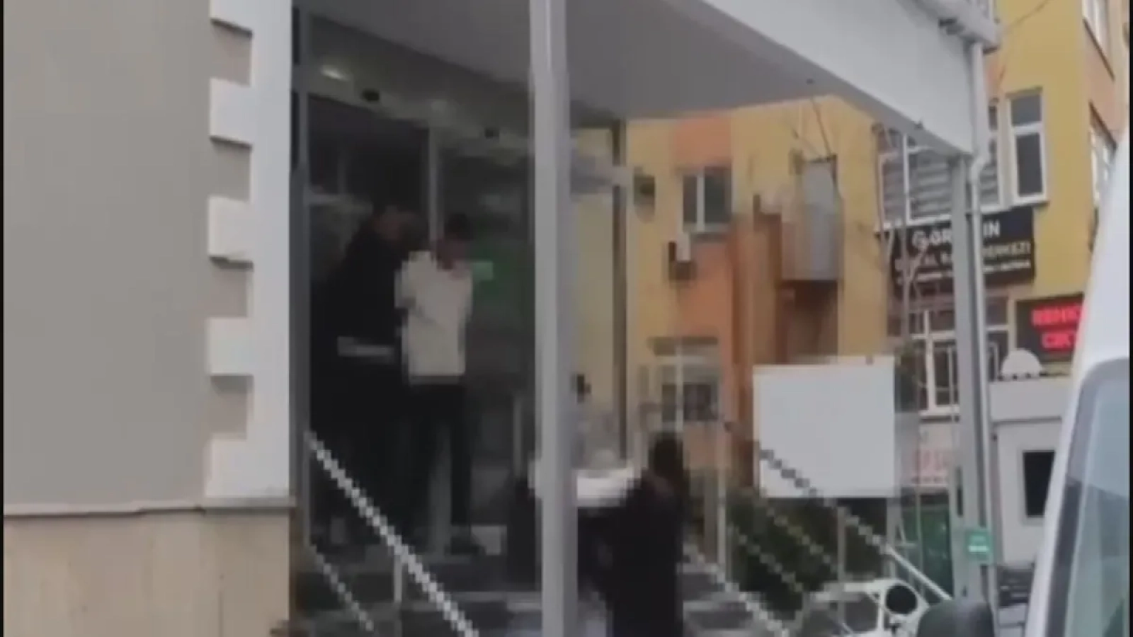 1200x675-sisli-ve-besiktasta-is-yerlerine-silahli-saldiri-3-supheli-tutuklandi-1768146540326