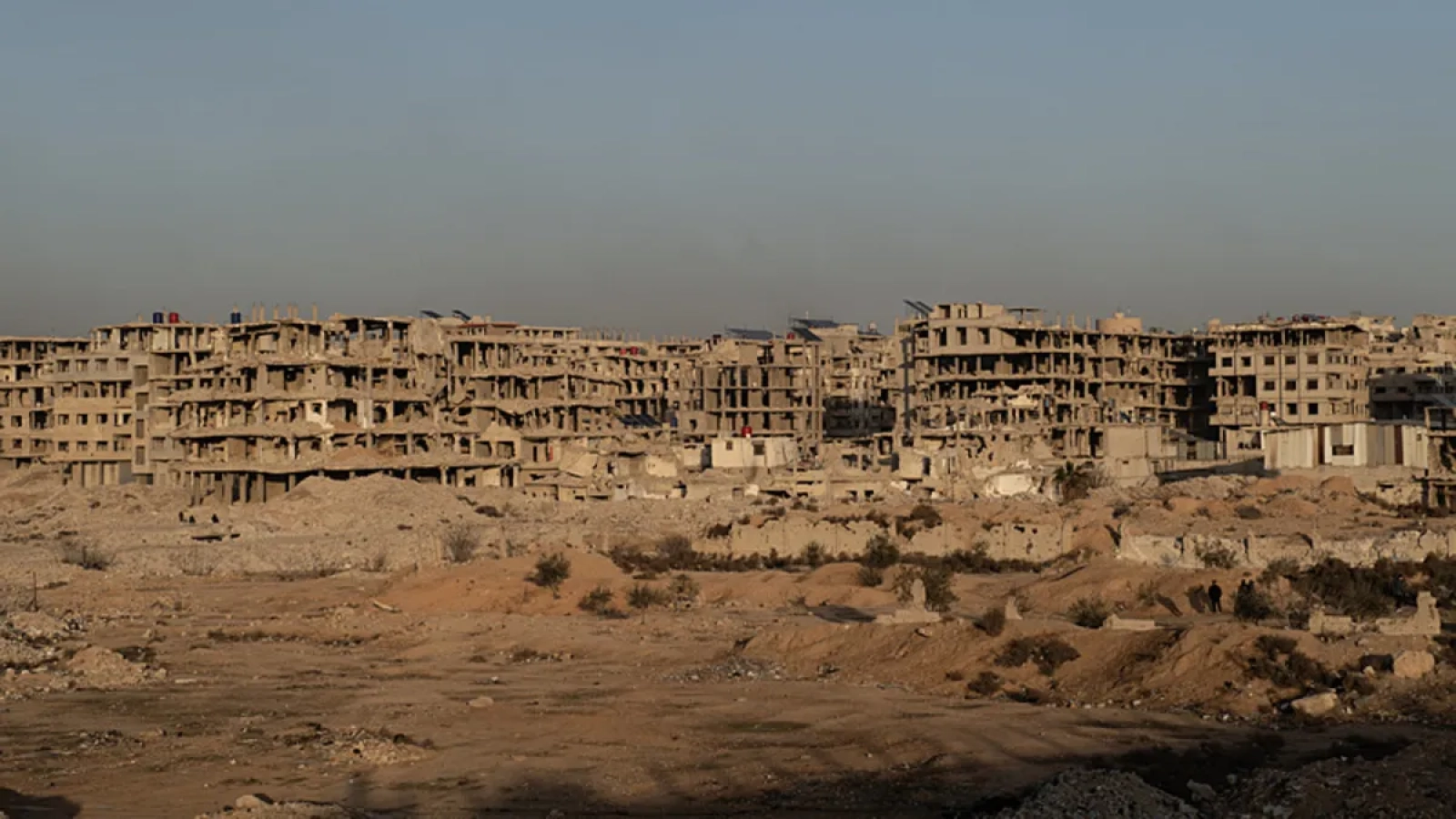 1200x675-suriyenin-sam-kirsalinda-650-bin-uyusturucu-hap-ele-gecirildi-1768225233474