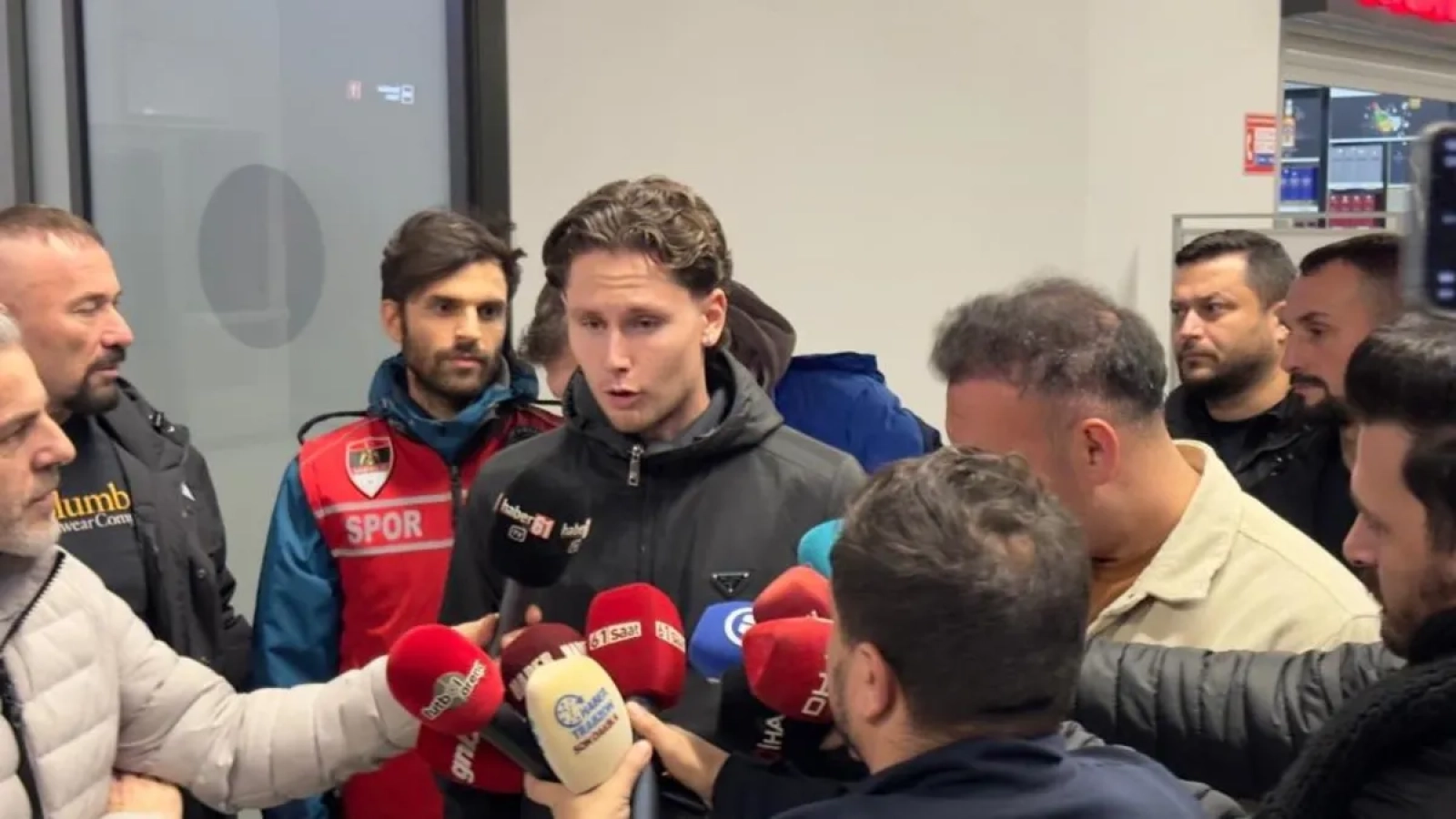 1200x675-trabzonsporun-yeni-transferi-imza-icin-trabzonda-1768849979154