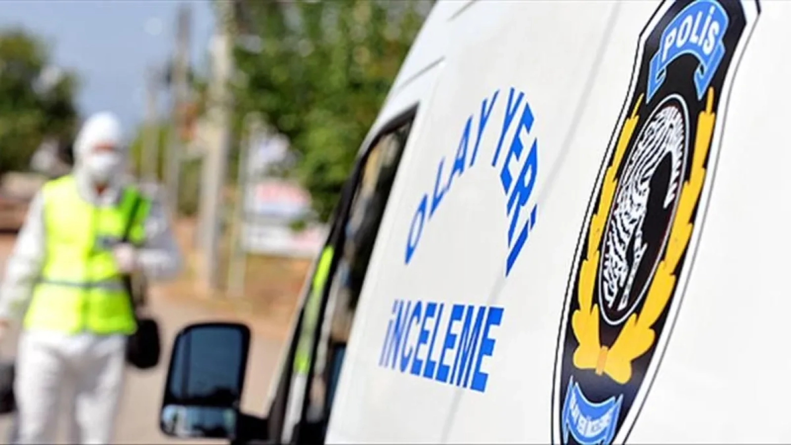 1200x675-zeytinburnunda-siteye-birakilan-kargo-paketi-patladi-2-yarali-1768144410827