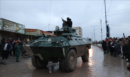Syrian forces begin entering Raqqa city following ceasefire deal with SDF