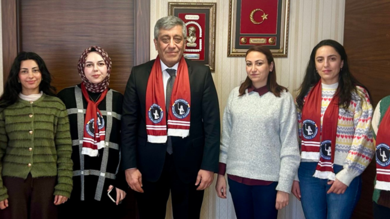 Atama Bekleyen Öğretmen Adaylarından Türk Eğitim-Sen'e Destek Ziyareti