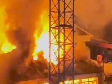 1200x675-akaryakit-istasyonu-yaninda-yangin-bina-alev-alev-yandi-1769370287248