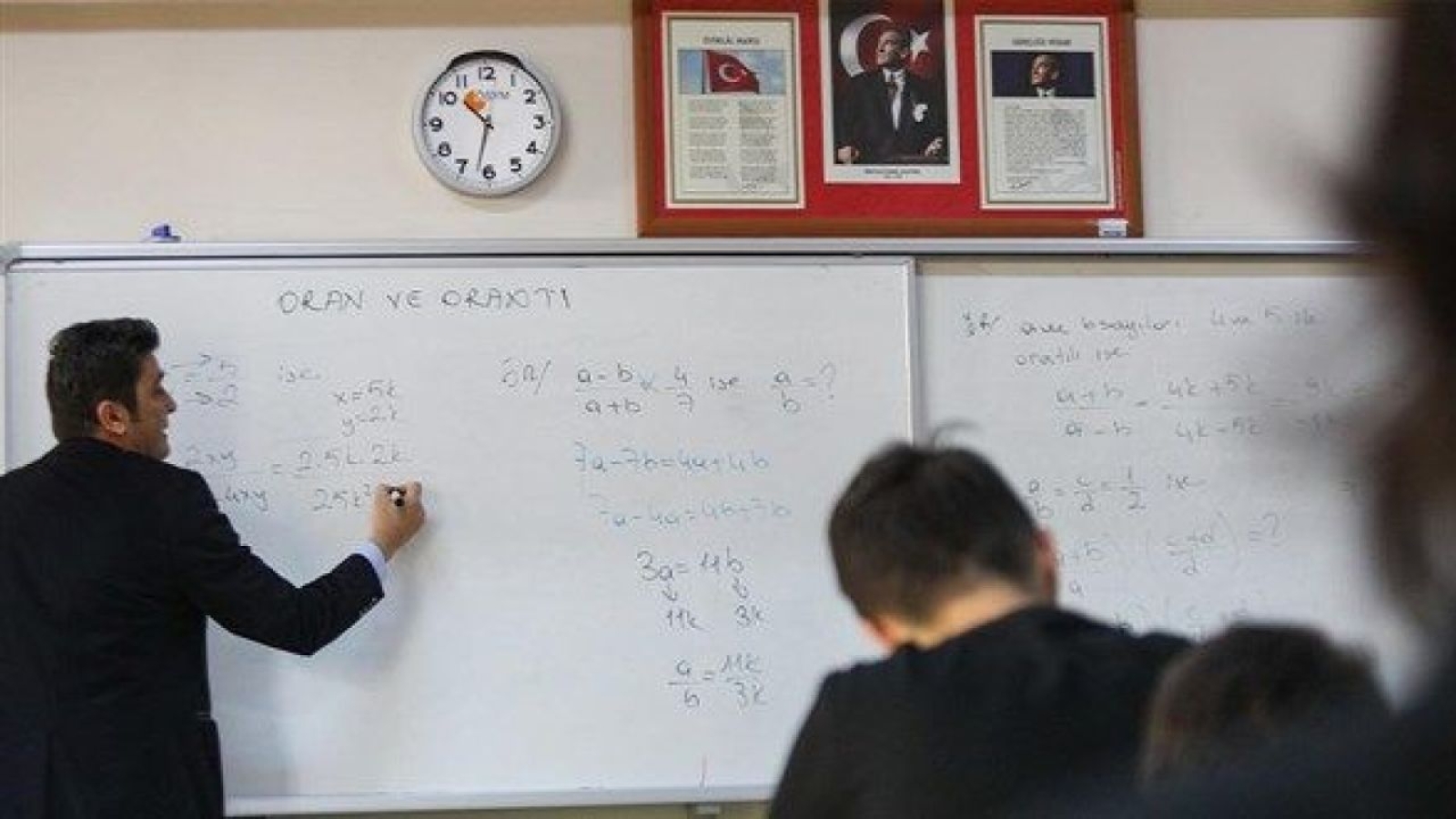 ogretmen-krizine-karsi-turk-modeli-onerisi-1769680117