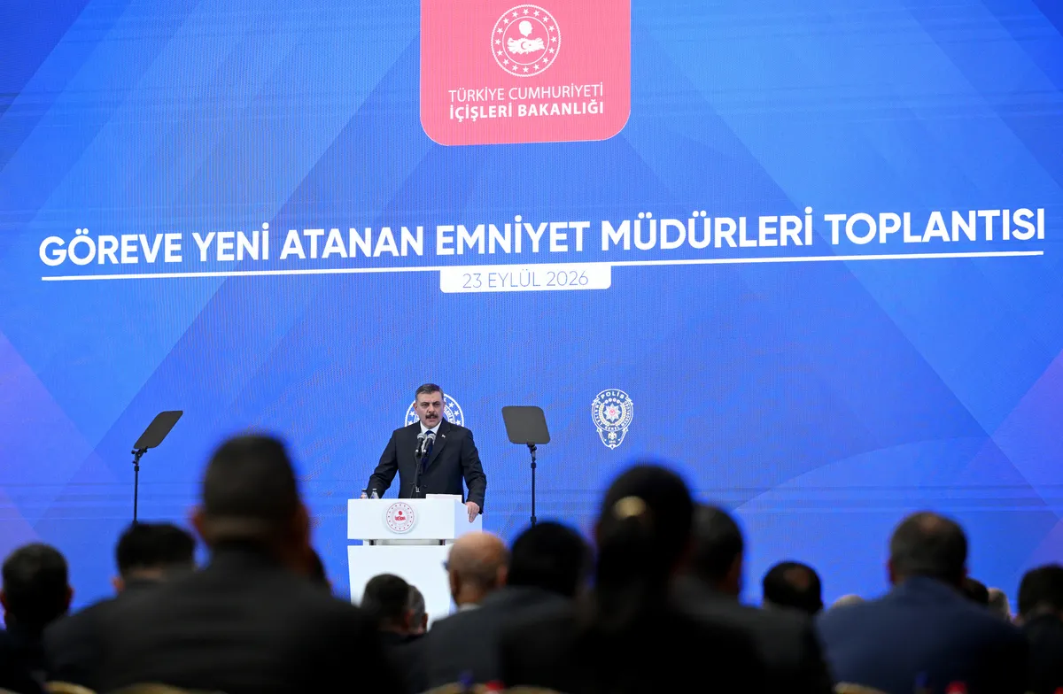 0x0-bakan-ciftciden-emniyet-mudurlerine-30-gun-talimati-tehlike-okula-gelmeden-tedbir-alacagiz-1790171376159-1 Bakan Çiftçi’den emniyet müdürlerine 30 gün talimatı: Tehlike okula gelmeden tedbir alacağız - 1