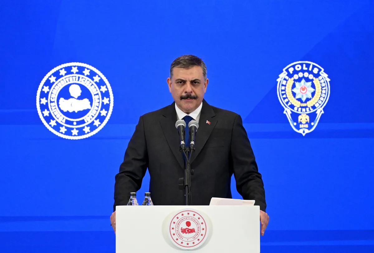 0x0-bakan-ciftciden-emniyet-mudurlerine-30-gun-talimati-tehlike-okula-gelmeden-tedbir-alacagiz-1790171389263-1 Bakan Çiftçi’den emniyet müdürlerine 30 gün talimatı: Tehlike okula gelmeden tedbir alacağız - 2