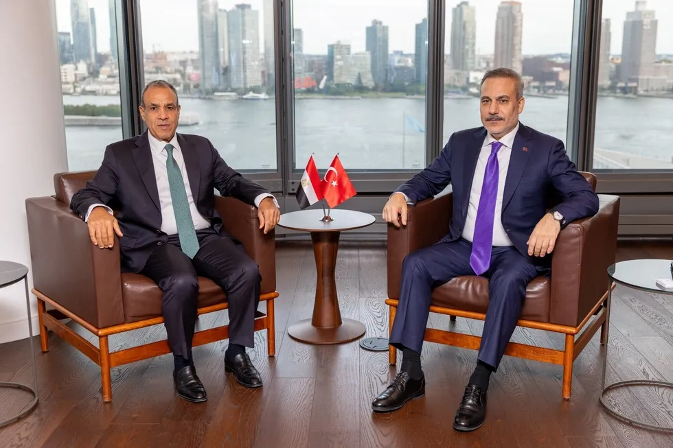 Dışişleri Bakanı Hakan Fidan ve Mısırlı mevkidaşı Bedir Abdülati ile Türkevi'nde görüştü. (Foto: Dışişleri Bakanlığı)