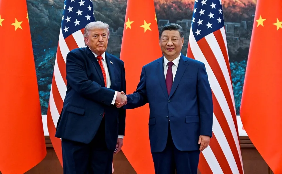ABD Başkanı Donald Trump, 14 Mayıs 2026’da Pekin’de Çin Devlet Başkanı Şi Cinping ile bir araya geldi. Görüşmeler ticaret, bölgesel güvenlik ve ikili ilişkilerin güçlendirilmesine odaklandı. (REUTERS)