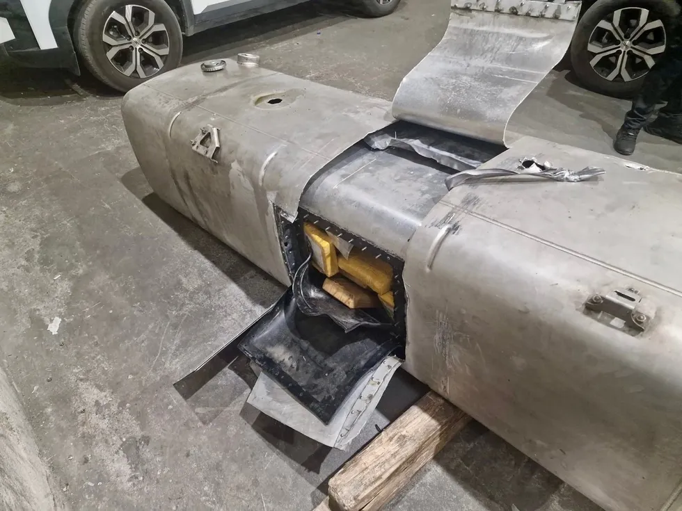 Türkiye'ye sokulmak istenen 20 kilo esrar ve 20 kilo kokain (Foto: İHA)
