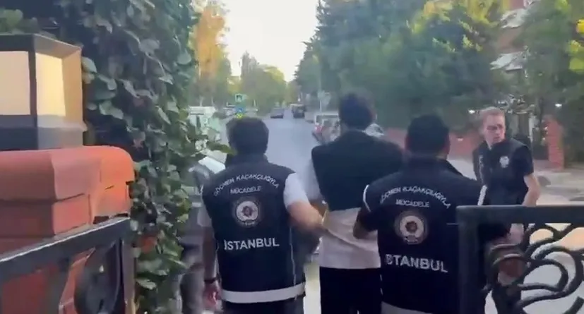 Operasyon İstanbul merkezli olarak 13 ilde eş zamanlı olarak gerçekleştirildi.