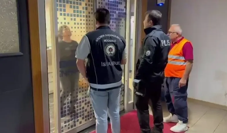 Operasyon kapsamında gözaltılar devam ediyor.