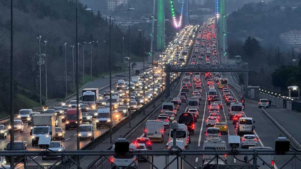 İstanbullular dikkat! Trafik yoğunluğu yüzde 87’ye ulaştı