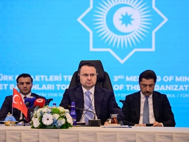1200x675-adalet-bakani-gurlekten-diplomasi-trafigi-azerbaycan-kirgizistan-ve-ozbekistanli-mevkidaslariyla-gorustu-1791376750812