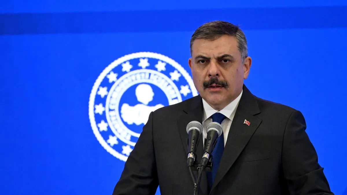 1200x675-bakan-ciftciden-emniyet-mudurlerine-30-gun-talimati-tehlike-okula-gelmeden-tedbir-alacagiz-1790171355736-3 Bakan Çiftçi’den emniyet müdürlerine 30 gün talimatı: Tehlike okula gelmeden tedbir alacağız