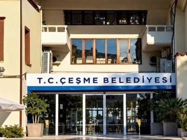 1200x675-cesme-belediyesindeki-yolsuzluk-sorusturmasiorada-bir-havuz-var-oraya-gidiyor-para-1791489250074