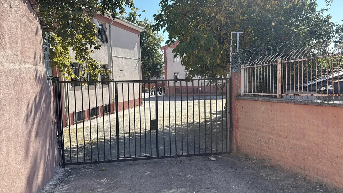 Edirne’de ortaokul öğrencisi okula silah getirdi! Ailesi gözaltında