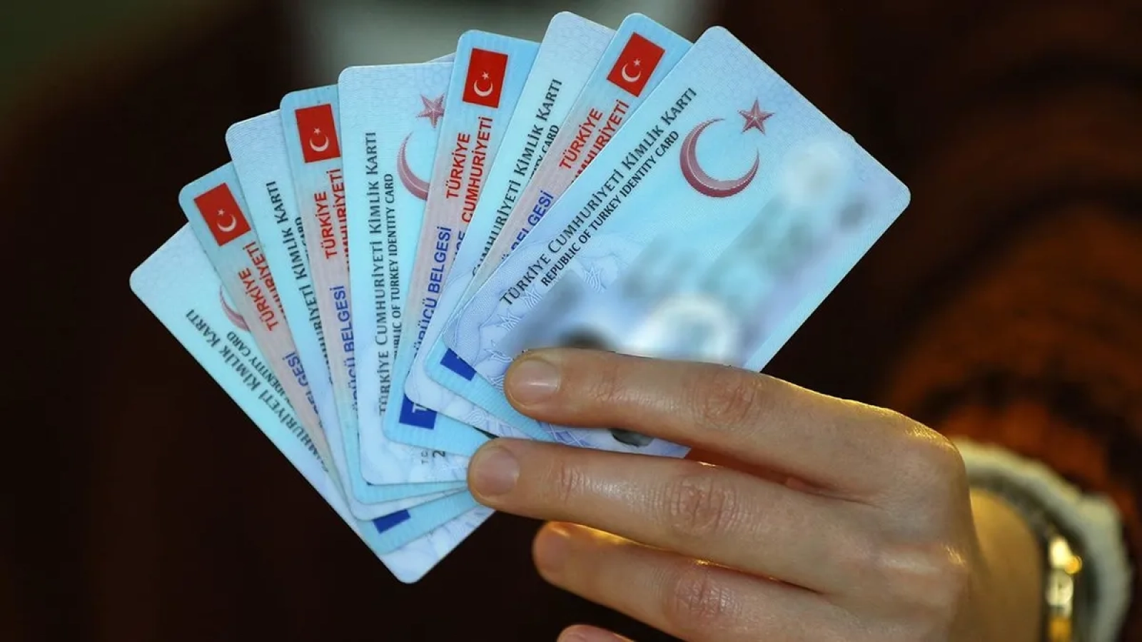 1200x675-kimliklerde-buyuk-yenilik-tarih-belli-oldu-ilk-kamu-calisanlari-test-edecek-1793196357445