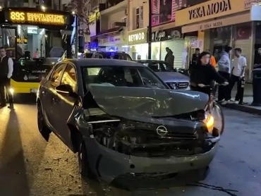 1200x675-kucukcekmecede-otomobil-yolcu-minibusune-carpti-2-yarali-1793047522451
