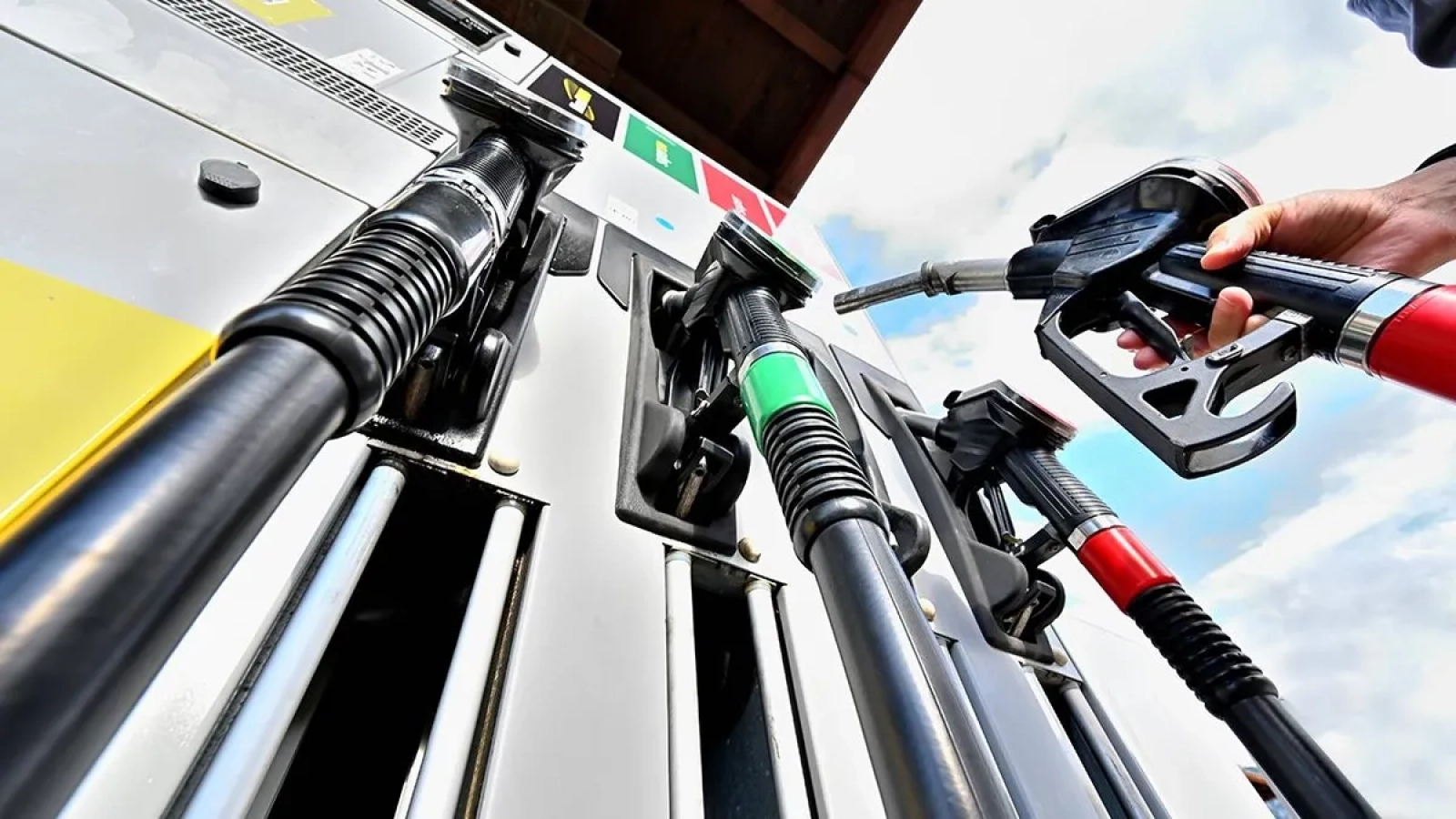 1200x675-kuresel-petrol-sokunun-faturasi-468-milyar-dolar-en-cok-hangi-ulkeler-etkilendi-1793083423974