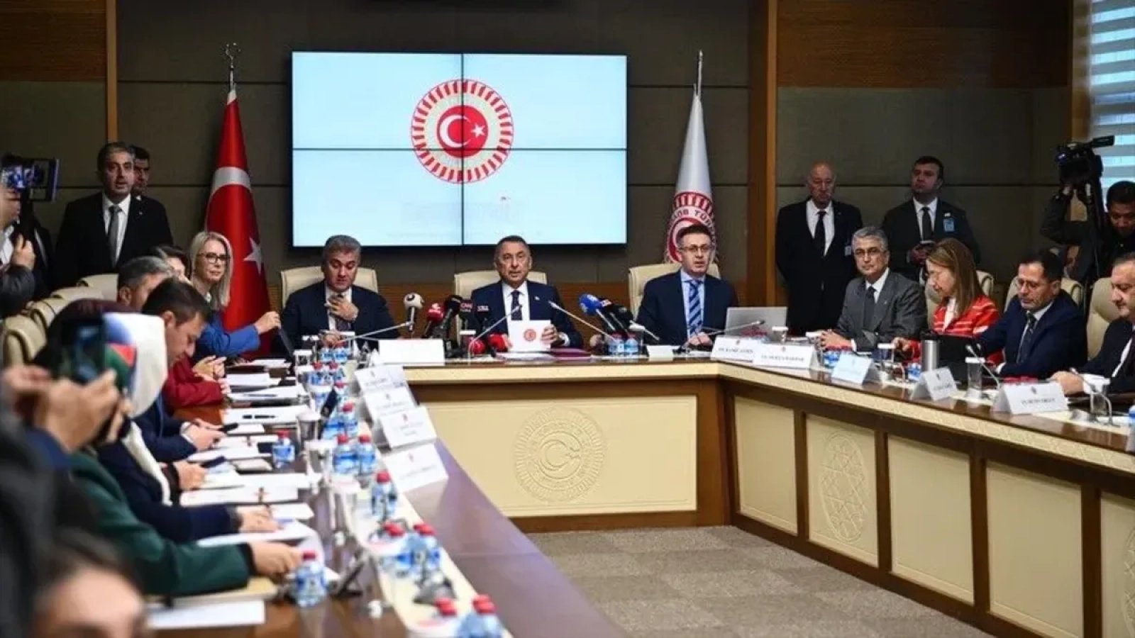 1200x675-mekke-anlasmasi-komisyonda-kabul-edildi-1793105351246
