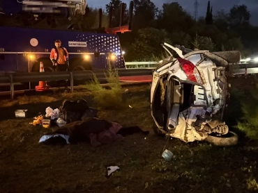 1200x675-sakarya-hendekte-otomobil-refuje-devrildi-1790797933142