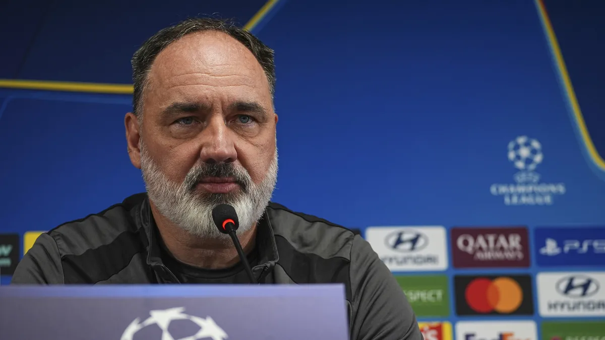 Slavia Prag hocasından Fenerbahçe’nin kadrosuna övgü! “Şimdi çok daha güçlüler”