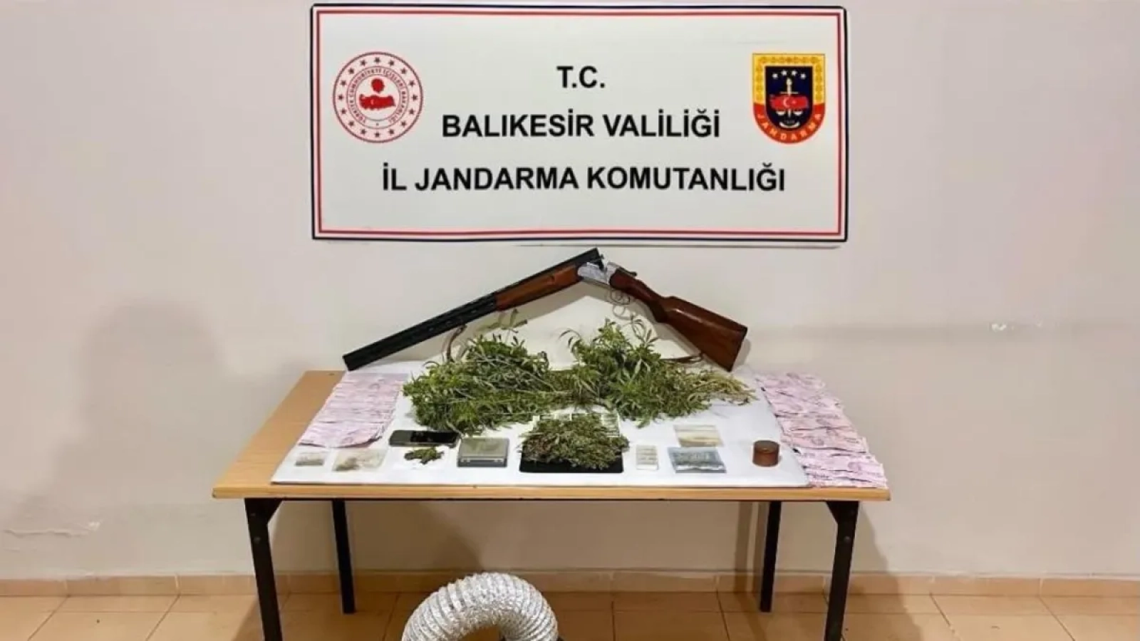 1200x675-youtube-yayincisi-ahmet-cakir-uyusturucudan-tutuklandi-1793175219754