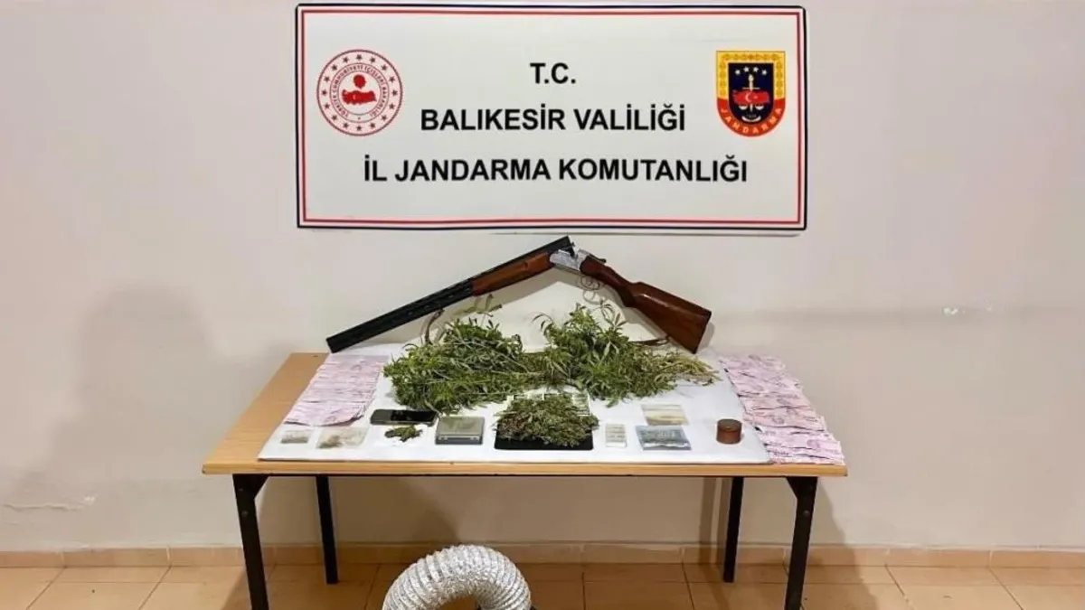 YouTube yayıncısı tutuklandı! Evinden skunk ve kenevir çıktı