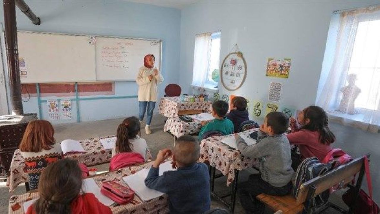 arici-akademide-egitim-yuzde-70-farkli-olacak-1771478444-3 Milli Eğitim Akademisi’nde Yeni Dönem: Eğitimlerin Yüzde 70’i Farklı Olacak